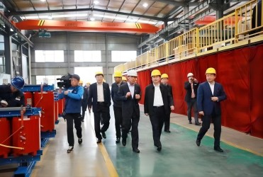 管理層領導一行蒞臨車間考察調研